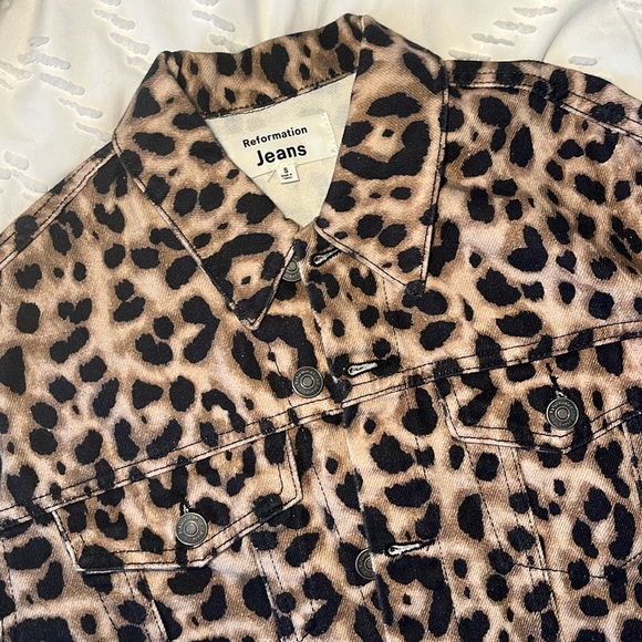 Reformation Cora Leopard Jean Jacket - Picture 3 of 6